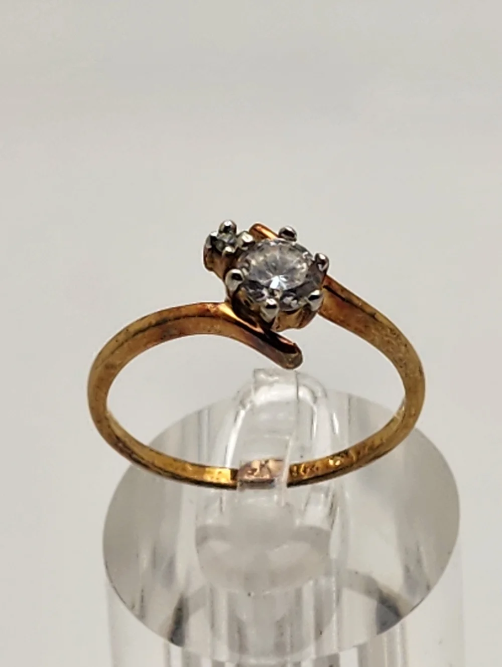 Vintage Uncas 14 Karat HGE & Cubic Zirconia Ring (9.75)